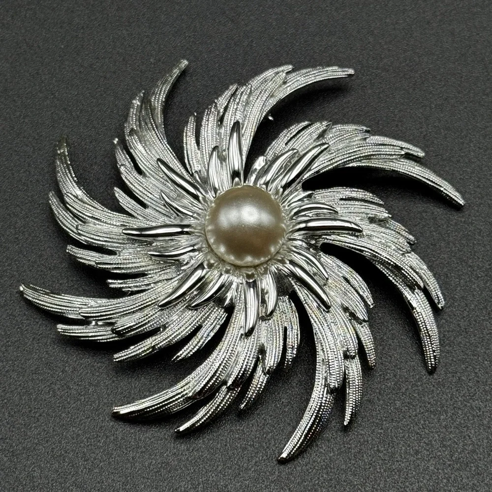 Vintage Sarah Coventry Silver Tone Swirl Sunburst Faux Pearl Brooch Signed Pin